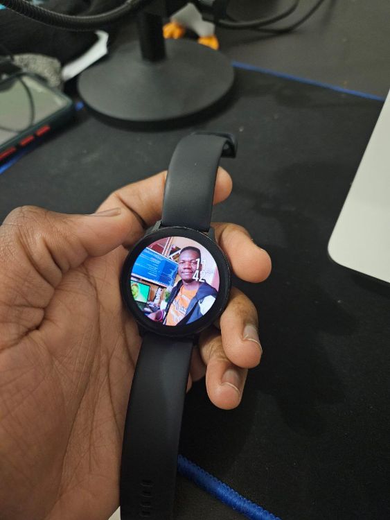 Photo 2 de Samsung Galaxy Watch Active2